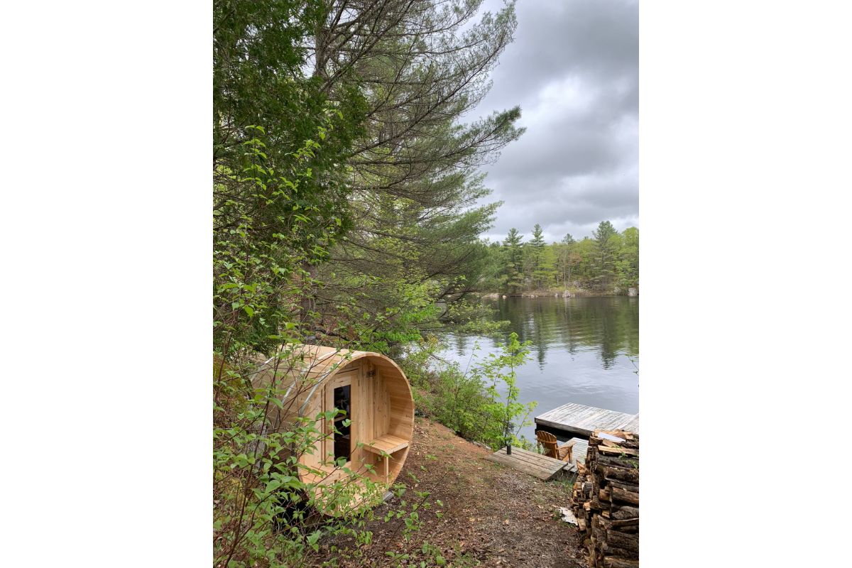 Dundalk Leisure Craft Canadian Timber Serenity Ooutdoor Sauna CTC2245W